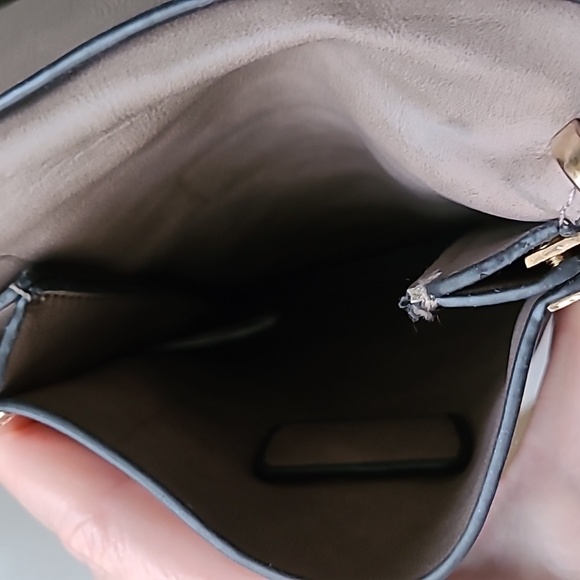 Melie Bianco Brett Vegan Leather Crossbody Bag ❤️ - Picture 6 of 8